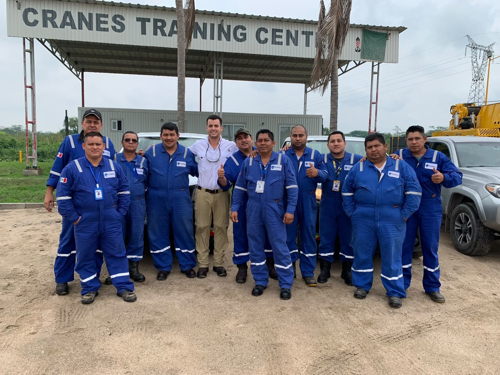 Grupo de operadores en el Crane Training Center